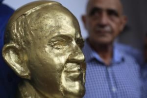 Busto para el papa Francisco El busto esperará en una de las habitaciones de la arquidiócesis de Cartagena donde el Santo Padre hará una breve siesta en horas de la tarde.  Foto: Ricardo Maldonado / EFE